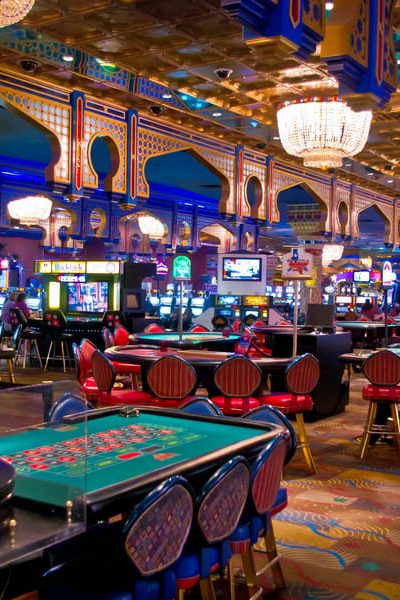 Can casino reviews help me avoid scams and fraudulent casinos?