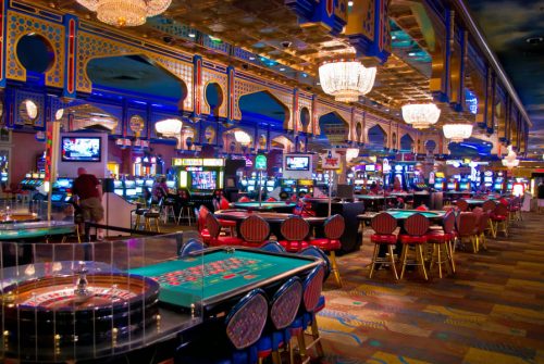Can casino reviews help me avoid scams and fraudulent casinos?